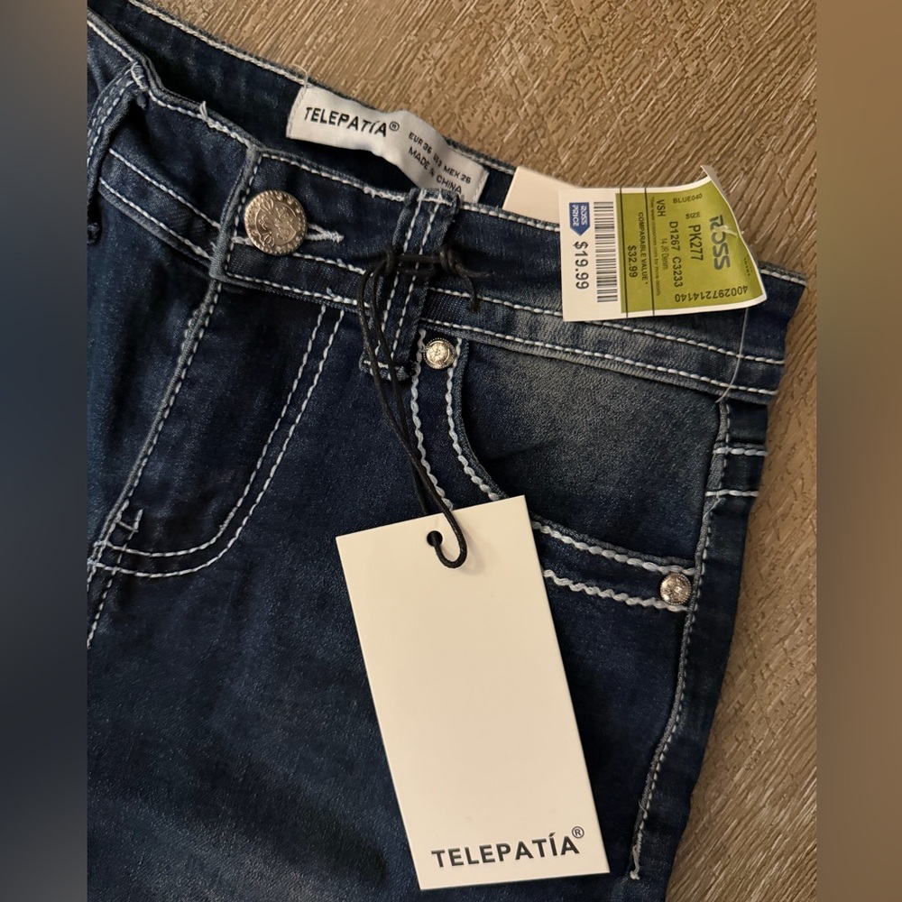 Telepatia Mid Rise Wide‎ Leg Jeans with Embellished Pockets size 3 or 26